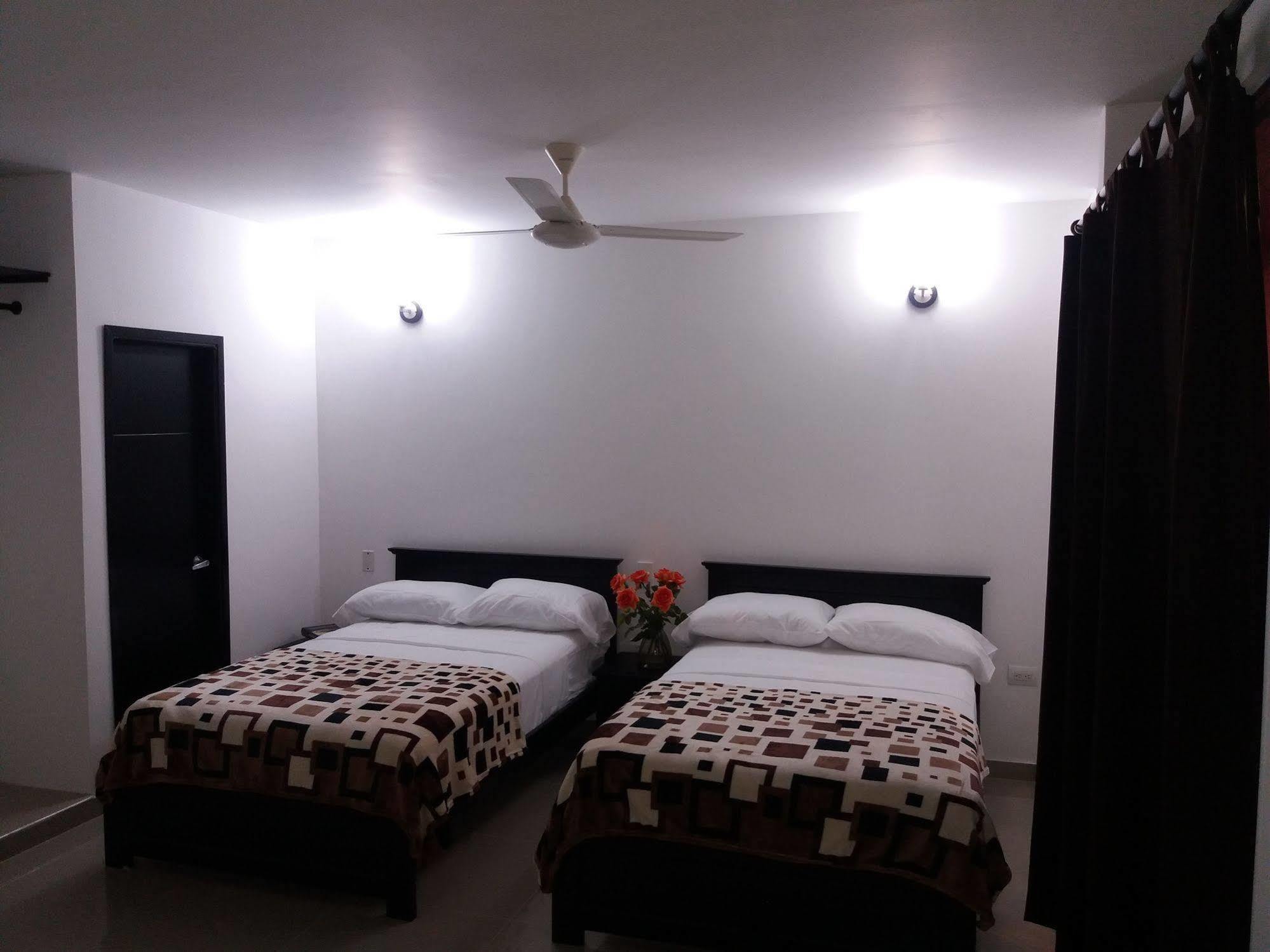 Hotel Calle Santodomingo ซันตามาร์ตา ภายนอก รูปภาพ
